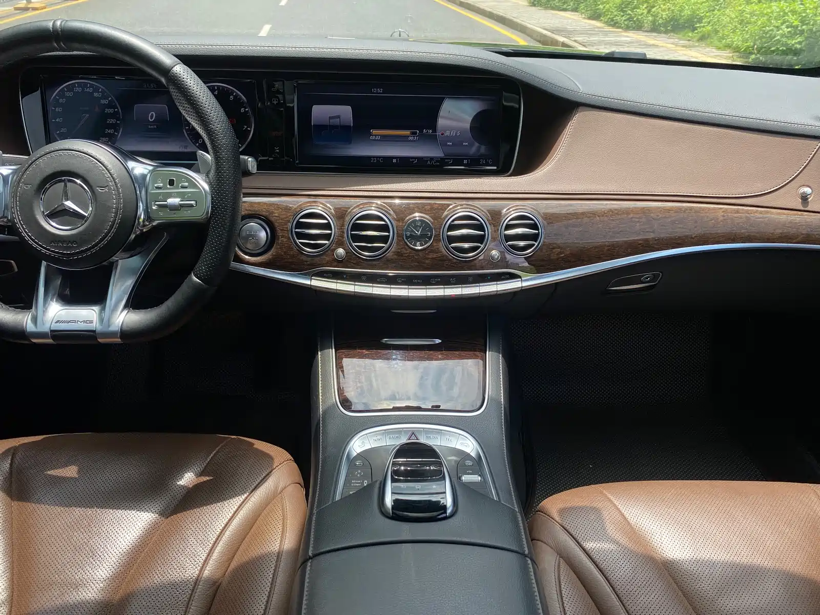Фото 10 - Mercedes-Benz S-Class