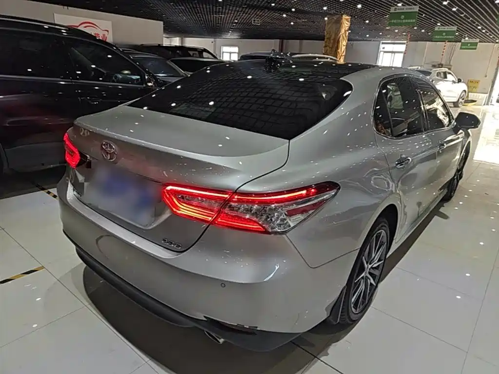Toyota Camry 2021 2.5G Luxury Edition фото 7