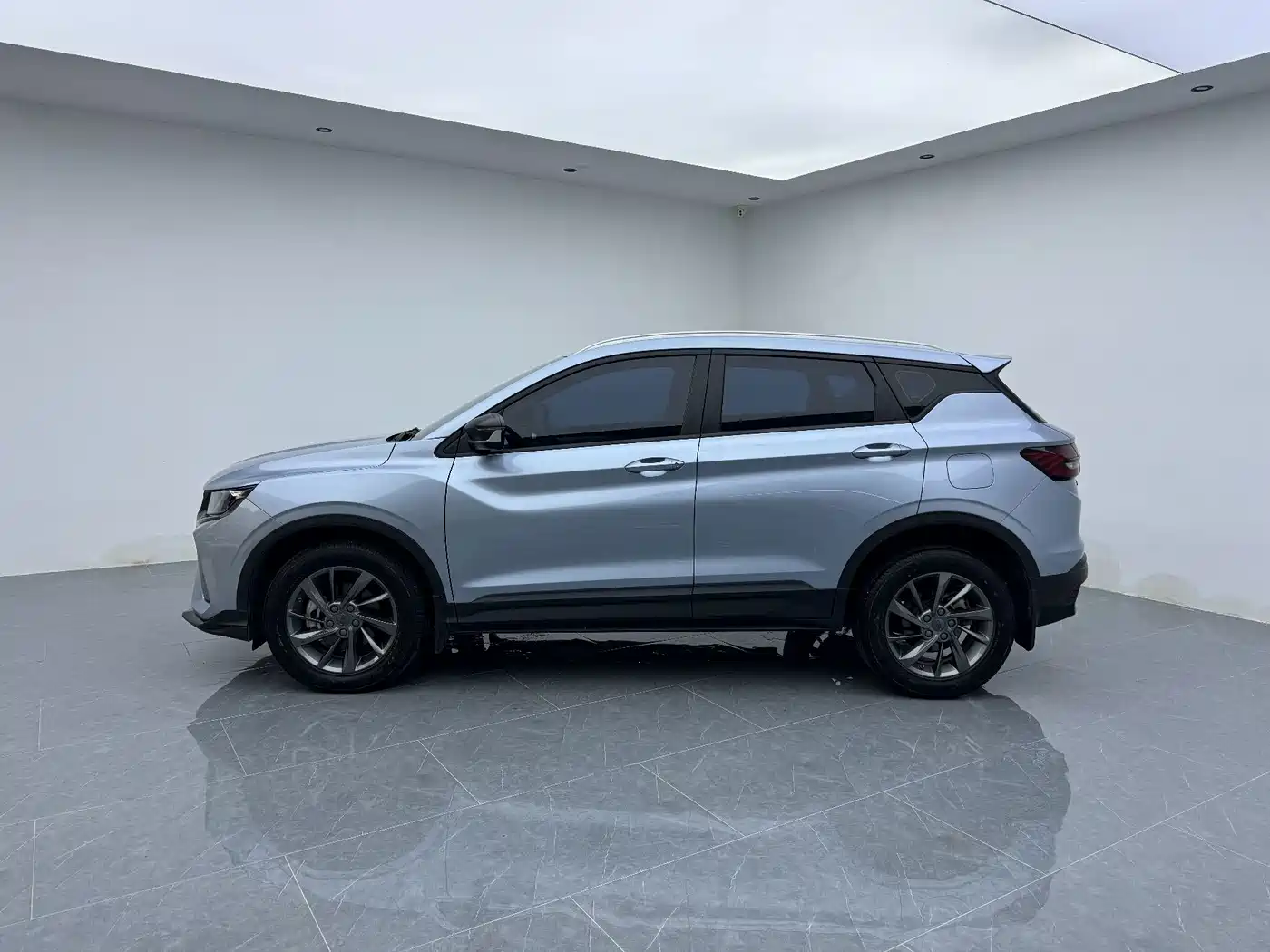 Photo 8 - Geely Binyue