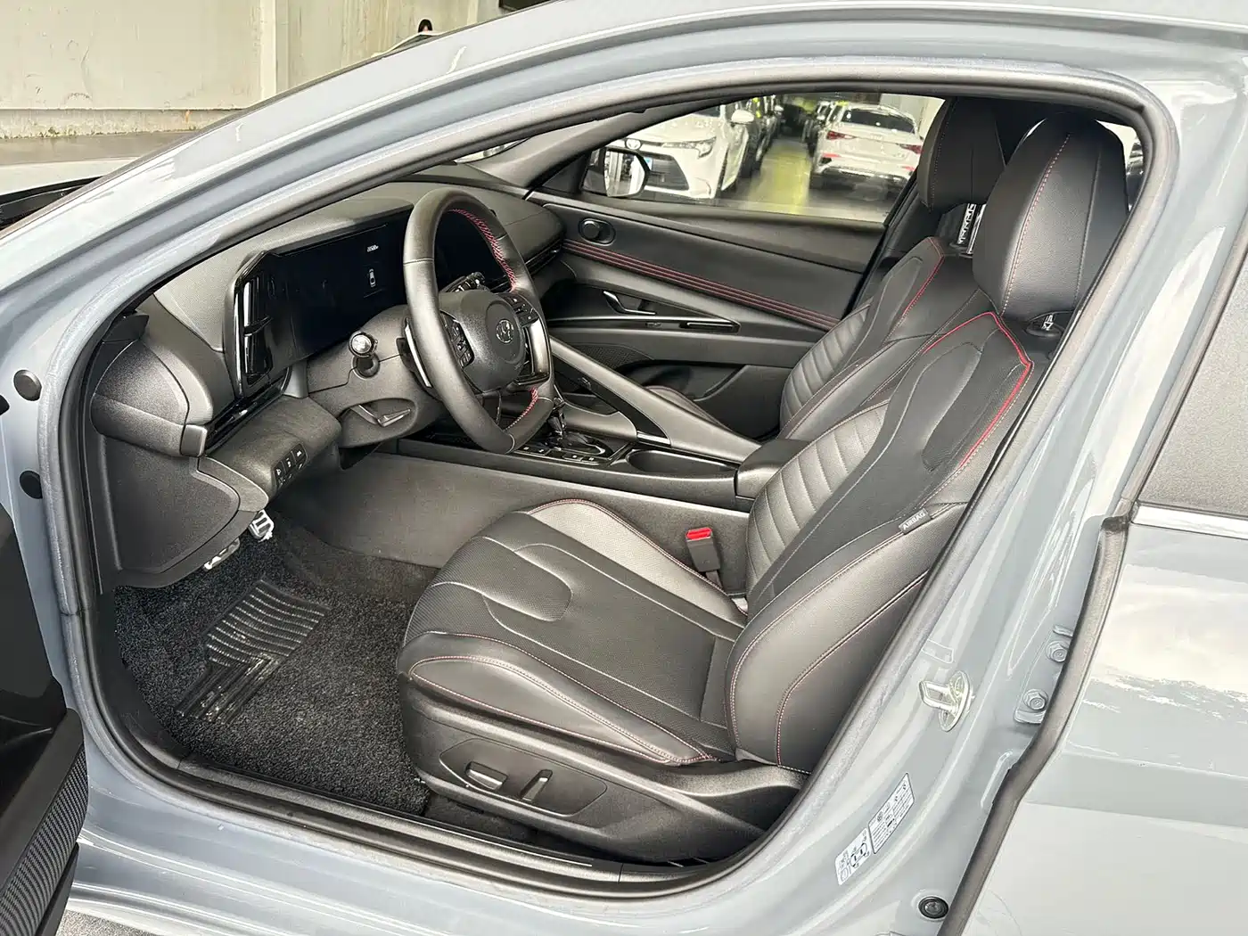 Hyundai Elantra 2022 240TGDi DCT LUX Premium Edition фото 4