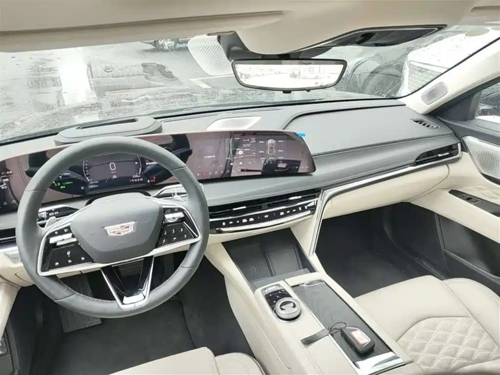 Cadillac CT6 2026 Model 28T Flagship Edition фото 6