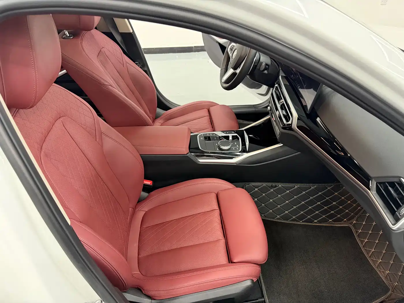 BMW 3 Series 2024 320Li M Sport Package фото 14