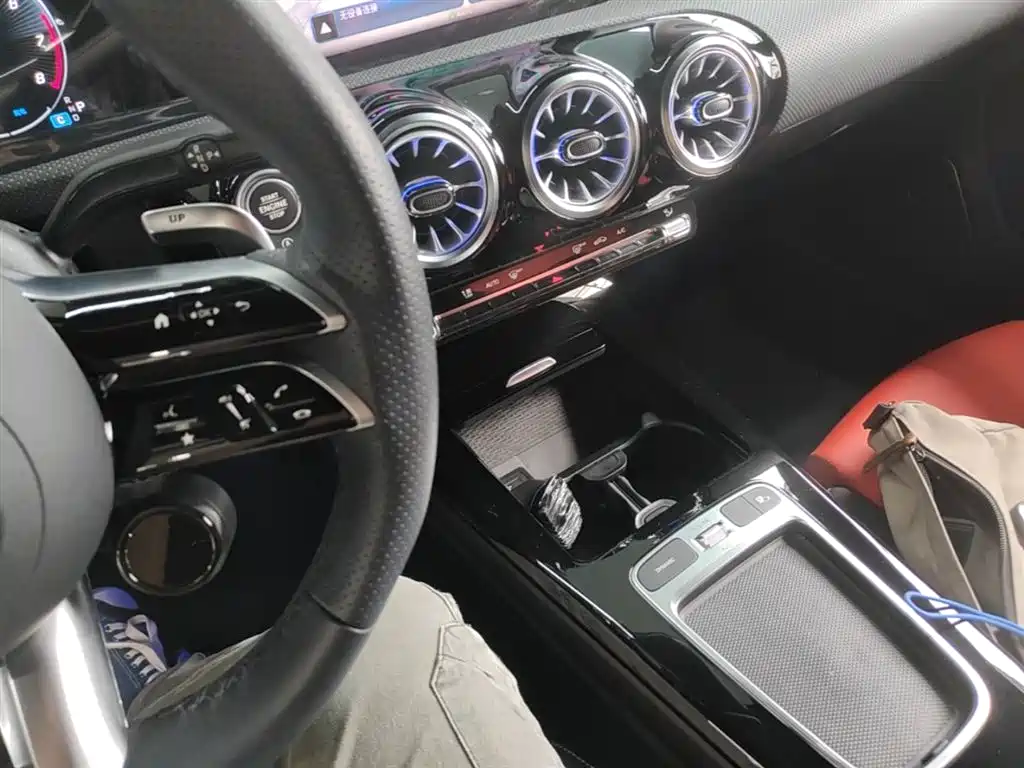 Mercedes-Benz A-Class AMG 2025 AMG A 35 L 4MATIC фото 14
