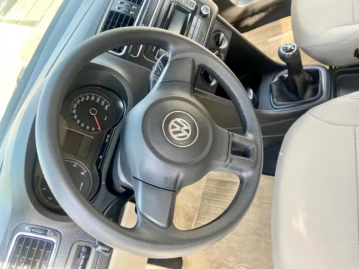 صورة 7 - Volkswagen Polo