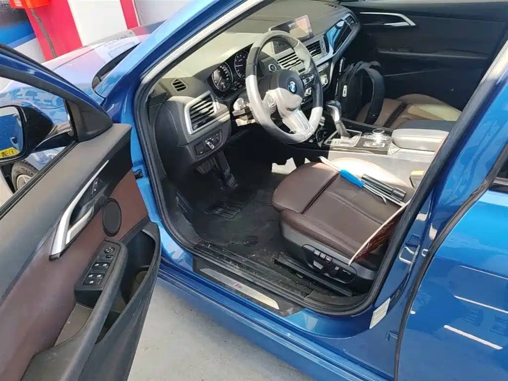 BMW 1 Series 2019 120i Leading M Sport Package фото 16