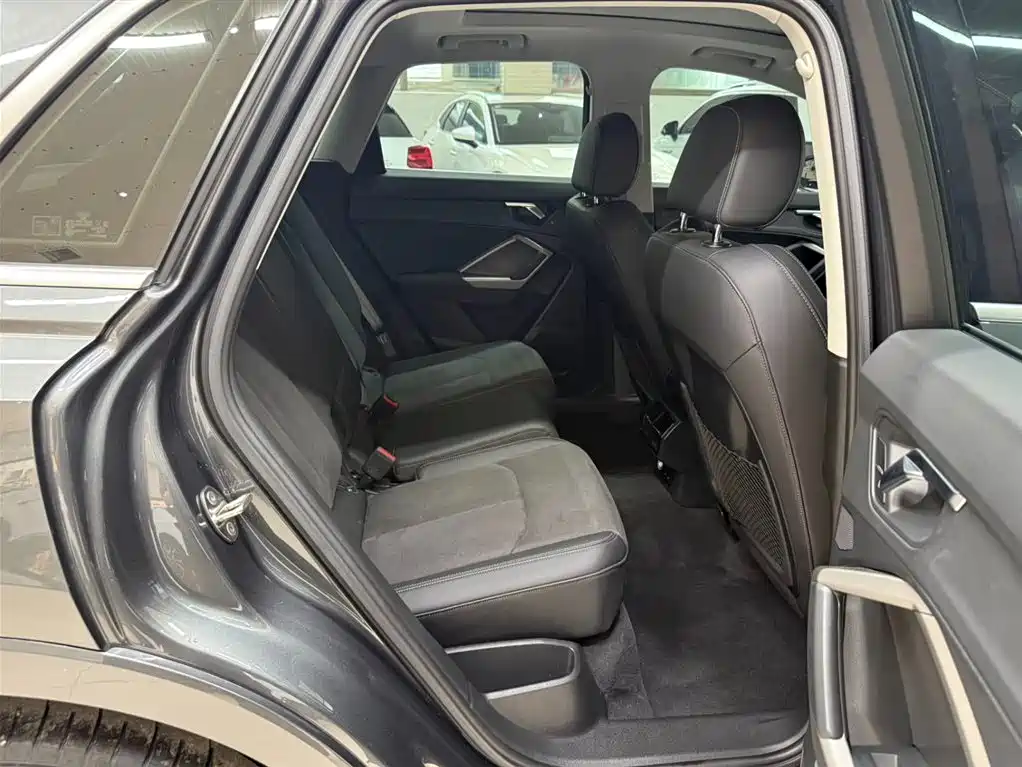 Audi Q3 2023 35 TFSI Fashion Dynamic Model (1.5T) фото 10