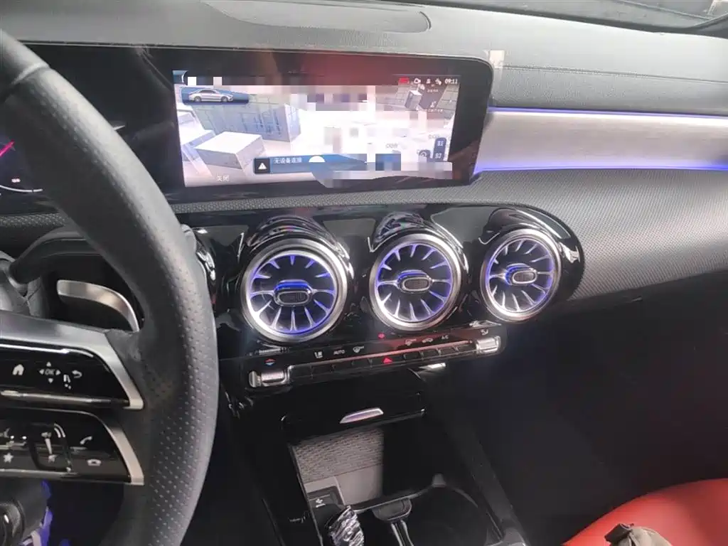 Mercedes-Benz A-Class AMG 2025 AMG A 35 L 4MATIC фото 10