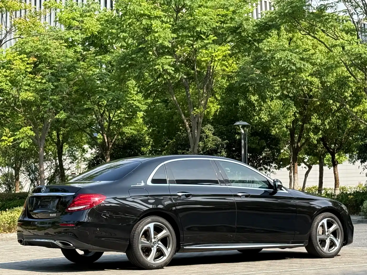 Mercedes-Benz E-Class 2018 Facelift E 300 L Sport Luxury фото 5