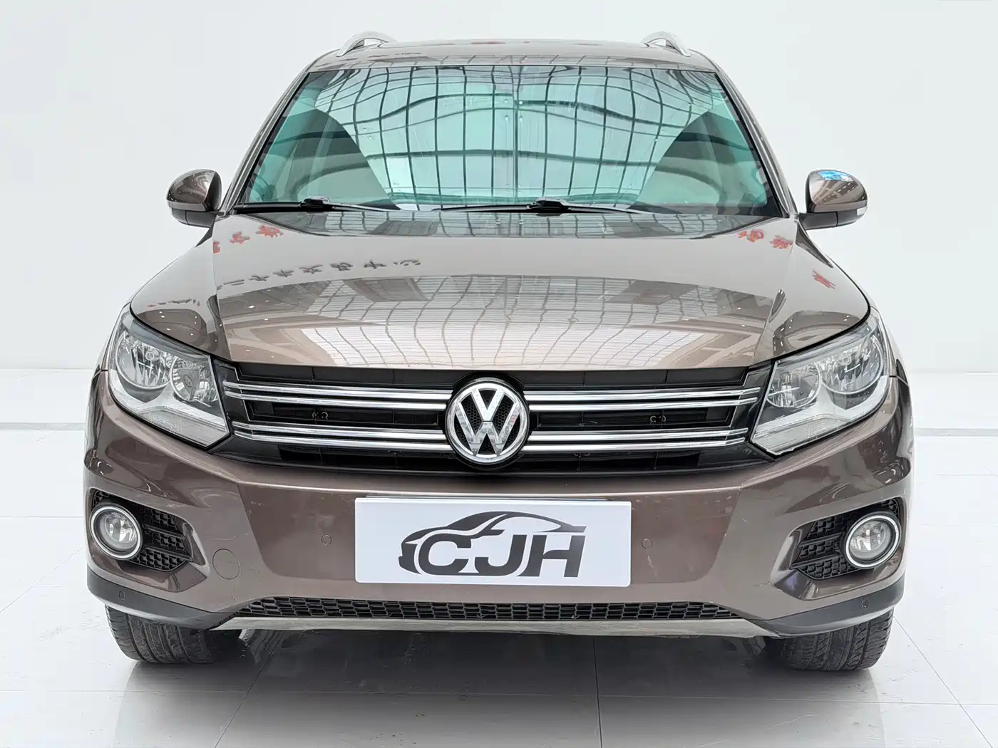 Volkswagen Tiguan 2012 2.0TSI Luxury Edition фото 2