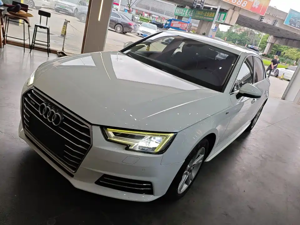 Audi A4L 2018 30th Anniversary 40 TFSI Progressive
