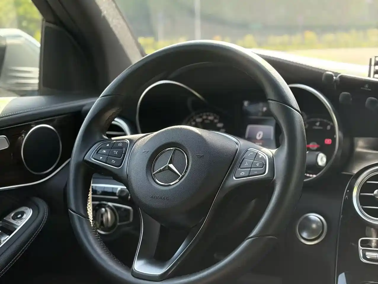 Mercedes-Benz GLC 2016 GLC 260 4MATIC Luxury фото 9