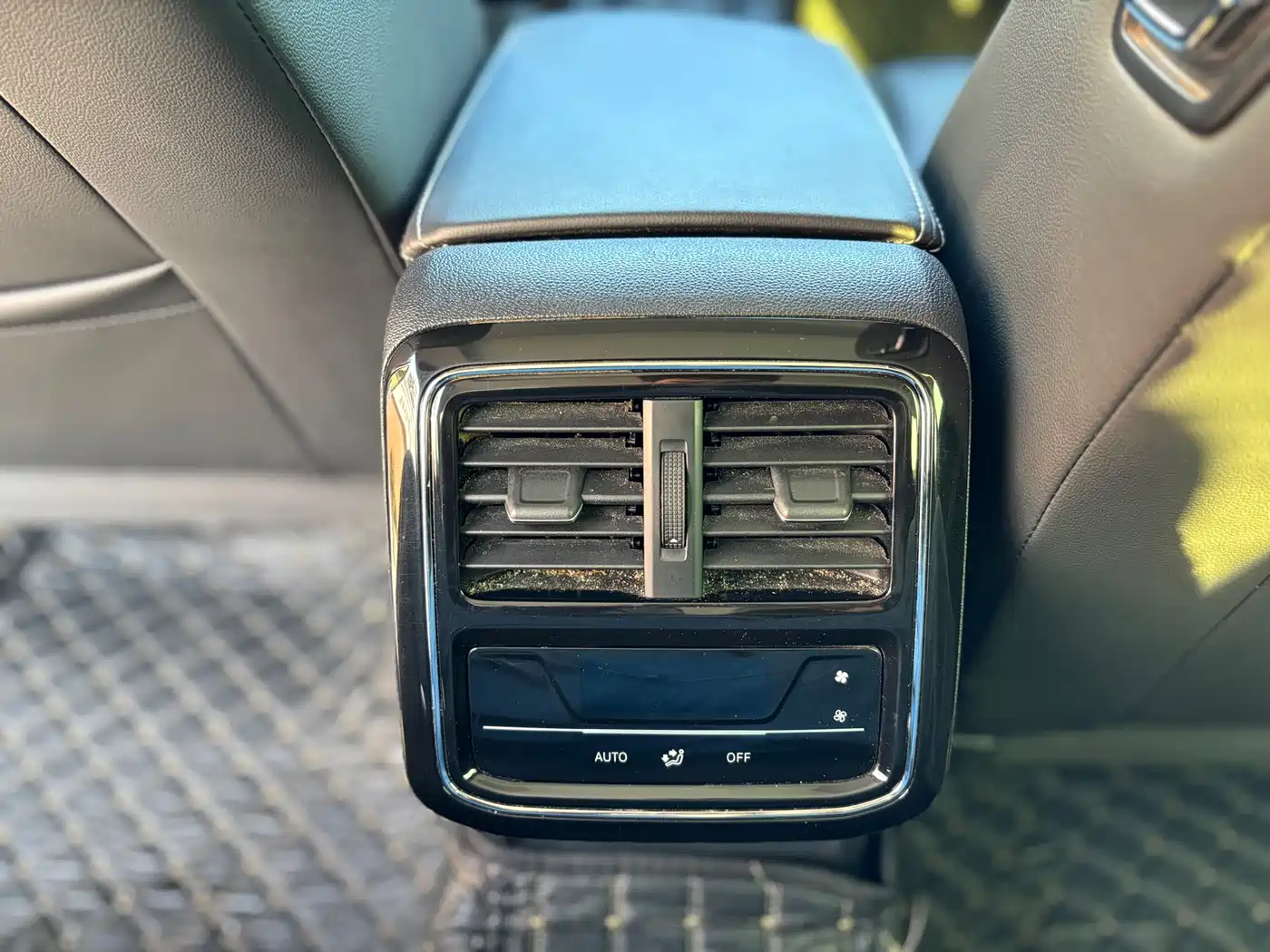 Volkswagen Passat 2023 Facelift 330TSI Starlight Elite Edition фото 14