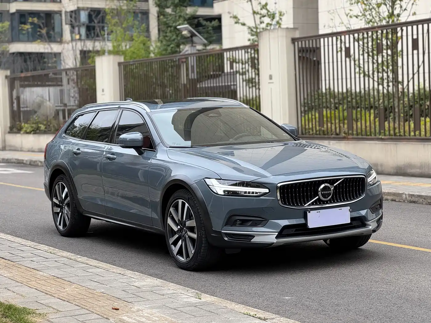 VOLVO V90