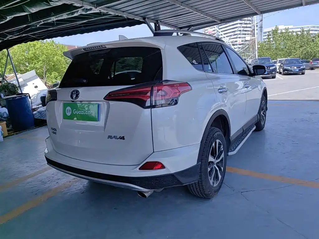 Toyota RAV4 Rongfang 2016 2.0L CVT 2WD Smart (China V) фото 7