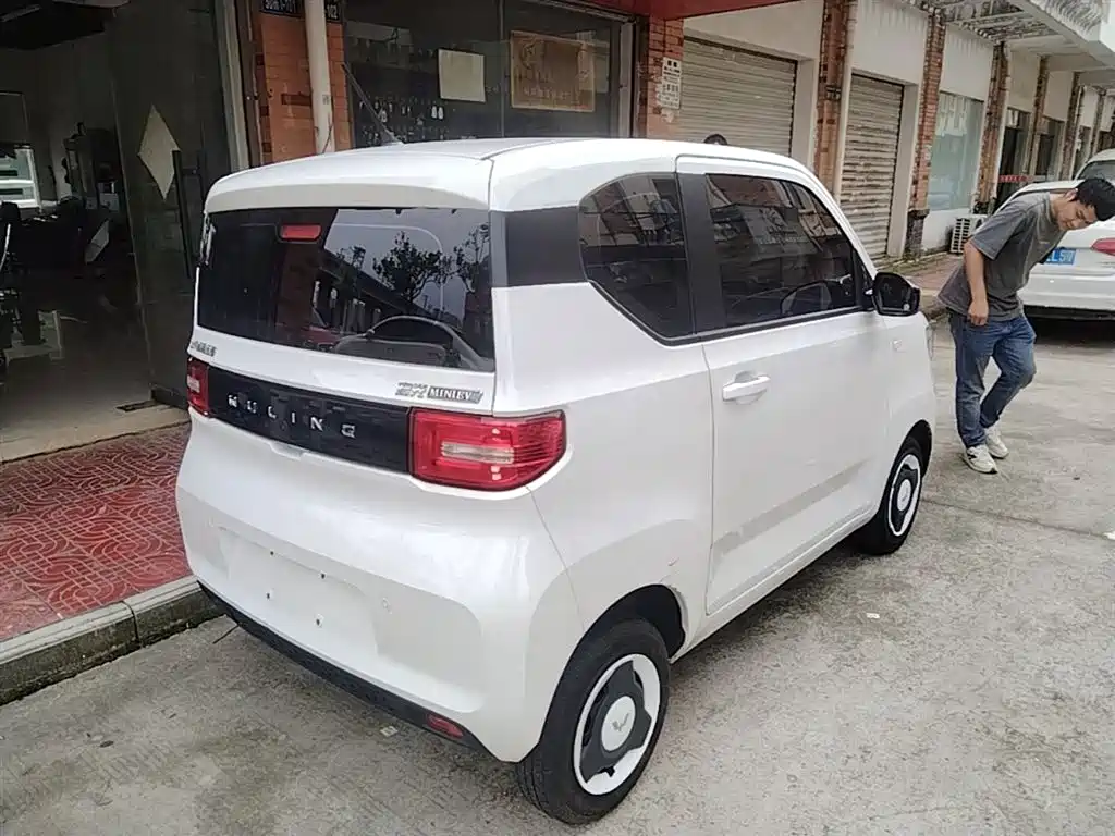 Photo 5 - Wuling Motors Hongguang MINIEV