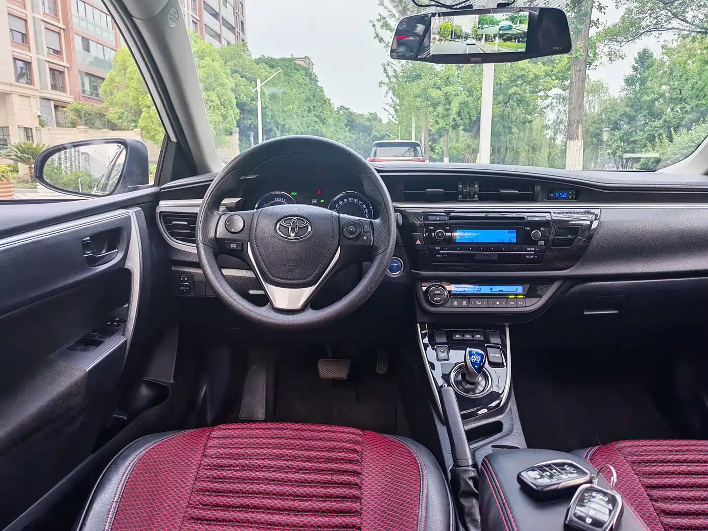 Toyota Levin 2016 Hybrid 1.8H GS E-CVT Elite Sunroof фото 14