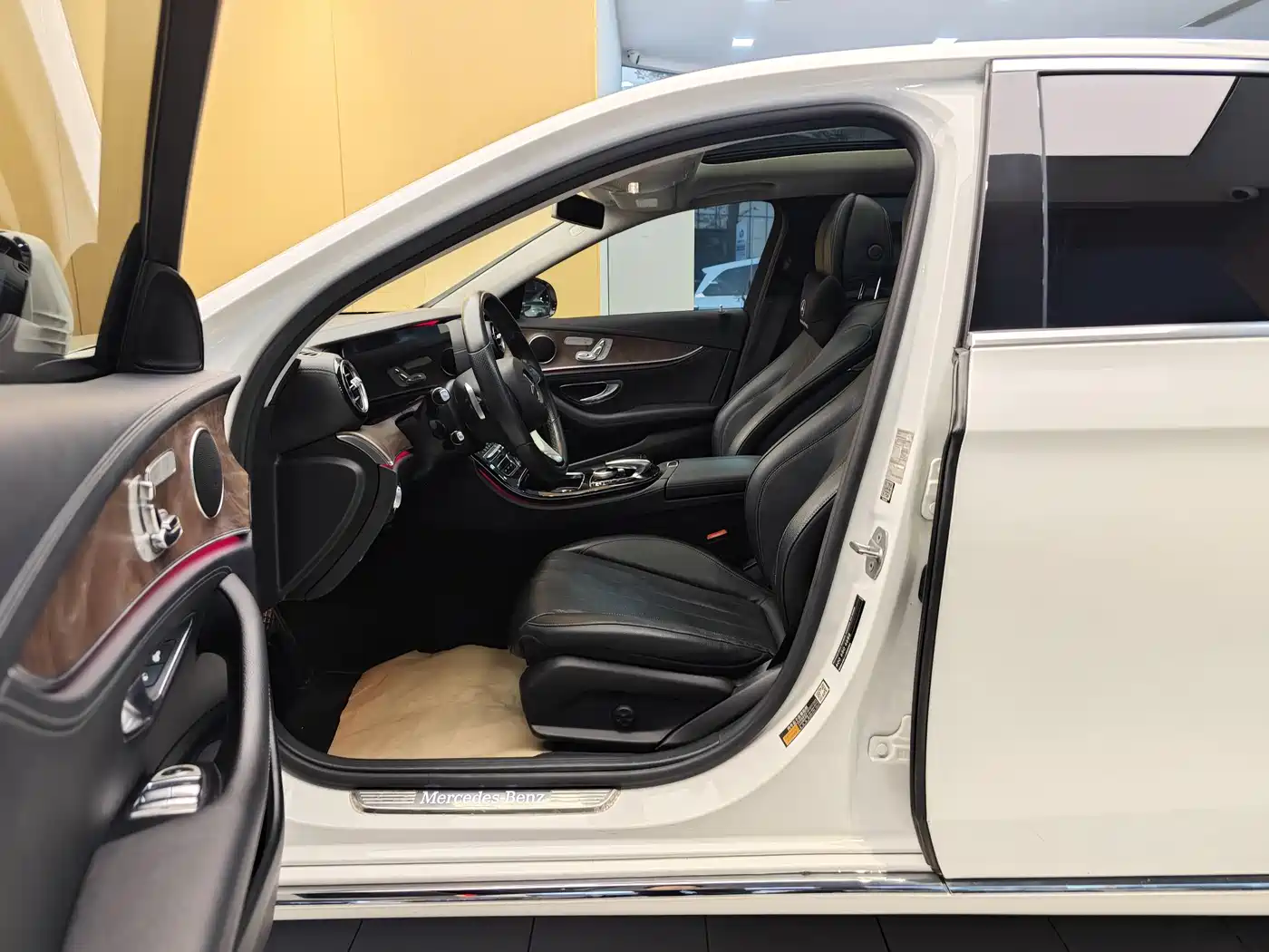Mercedes-Benz E-Class 2016 E 300 L Fashion Type фото 13