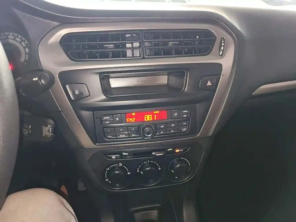Peugeot 301 2017 2016 1.6L Manual Comfort Edition