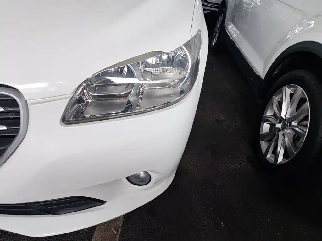 Peugeot 301 2017 2016 1.6L Manual Comfort Edition