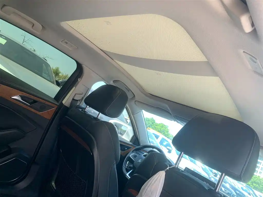 Hongqi H5 2018 30TD Smart Connected Royal Edition фото 11