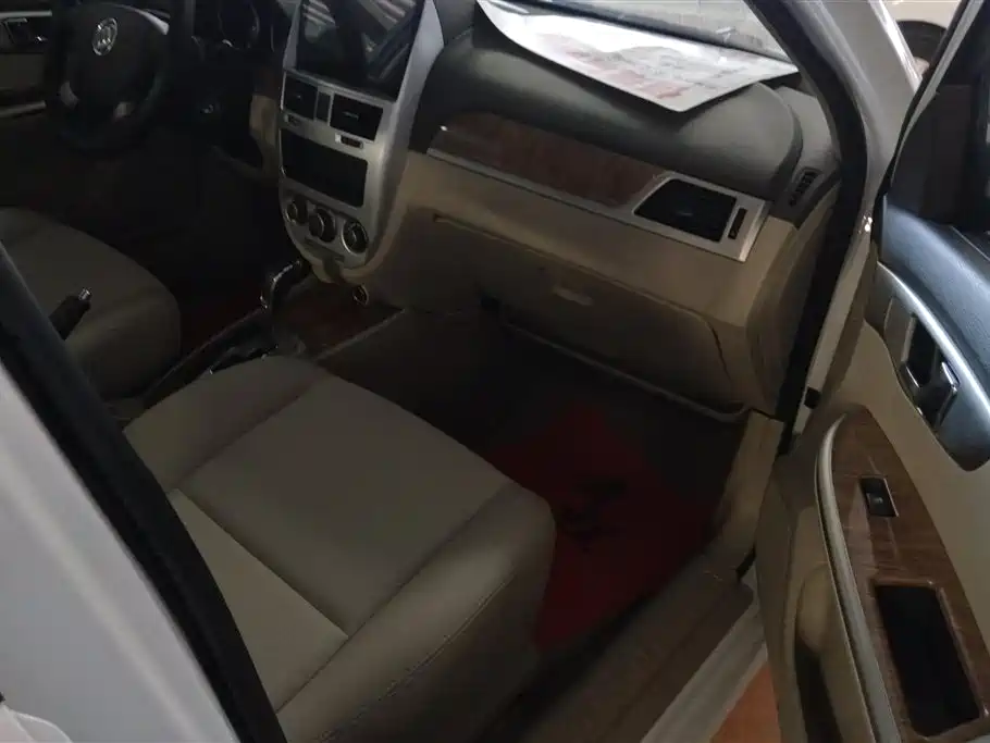 Buick Excelle 2015 1.5L Automatic Classic фото 8