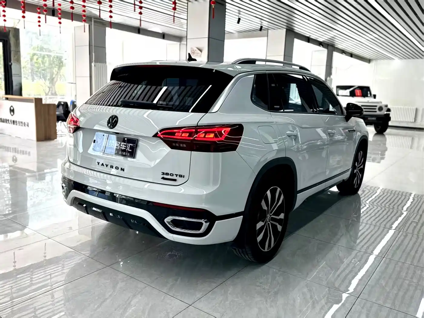 Volkswagen Tayron 2022 380TSI 4WD R-Line Smart Connect Edition фото 5