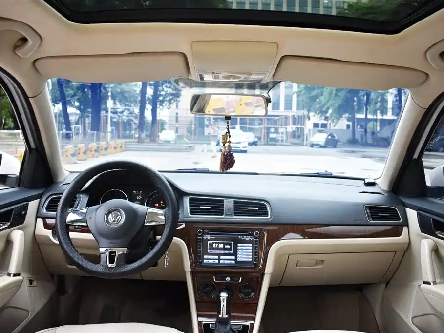 Volkswagen Lavida 2013 Facelift Classic 1.6L Automatic Comfort фото 15