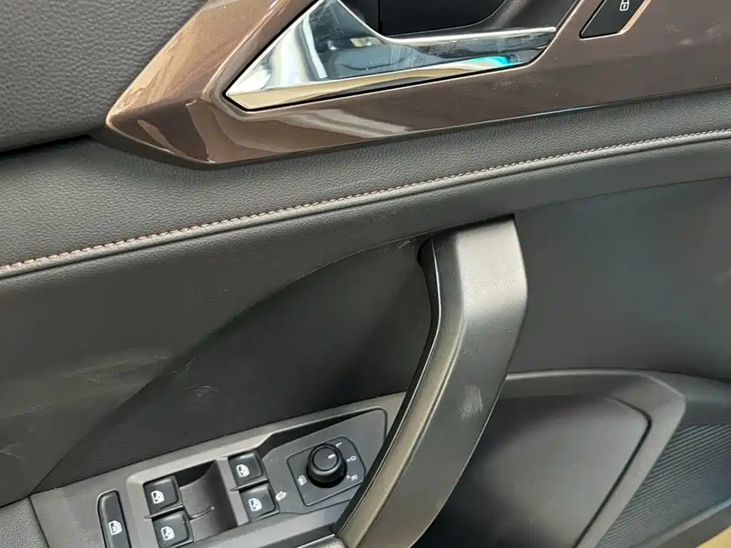 Volkswagen Tharu 2022 280TSI FWD Luxury Edition фото 7