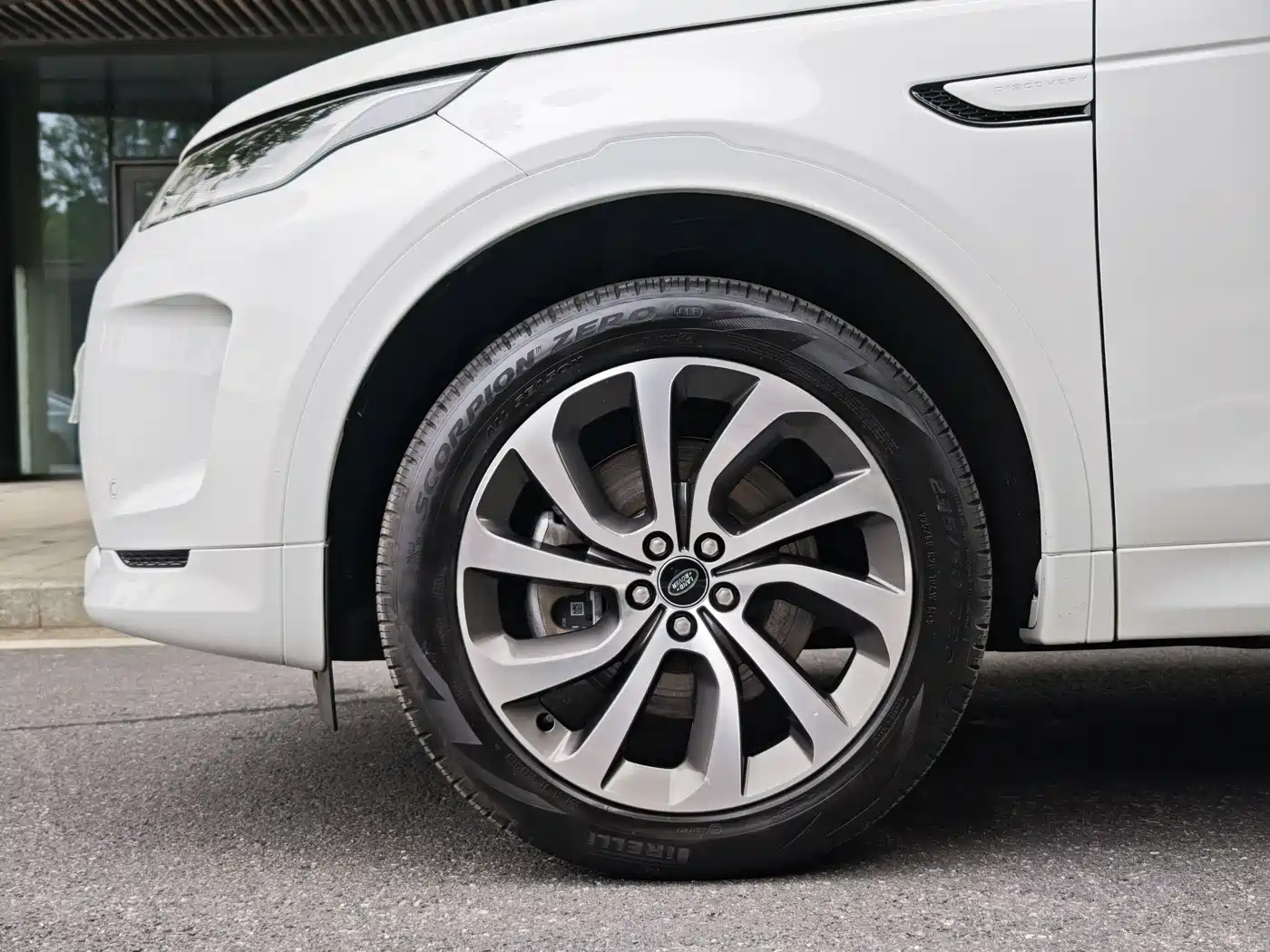 Land Rover Discovery Sport 2023 249PS R-Dynamic S Performance Version фото 22