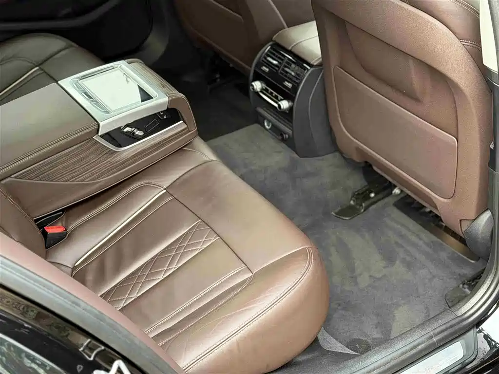 BMW 5 Series 2018 530Li Exclusive Luxury Package фото 12
