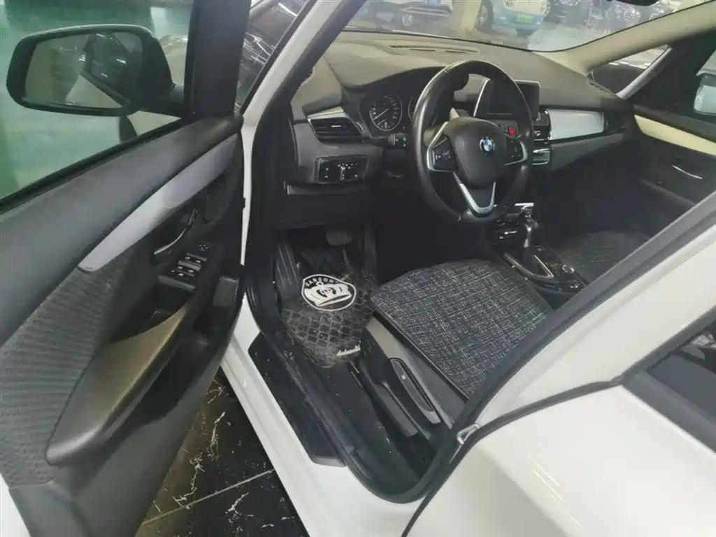BMW 2 Series Gran Tourer 2015 218i Leading фото 16