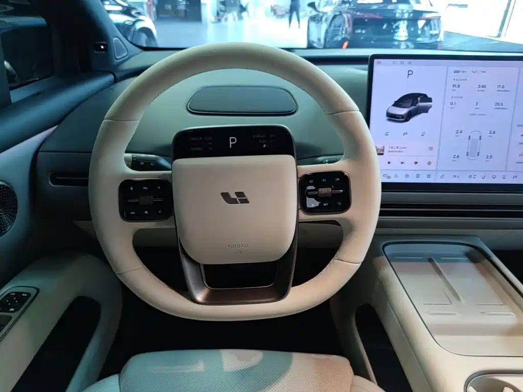 Li Auto i6 2026 2025 4WD Base Model