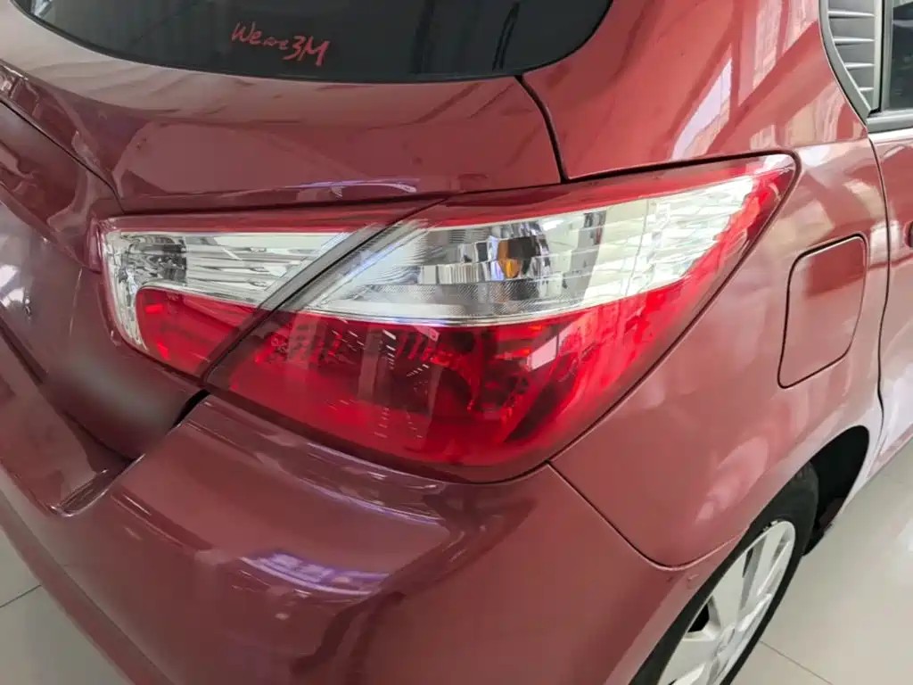 Venucia R50 2016 2016 Model 1.6L Automatic Elite Edition