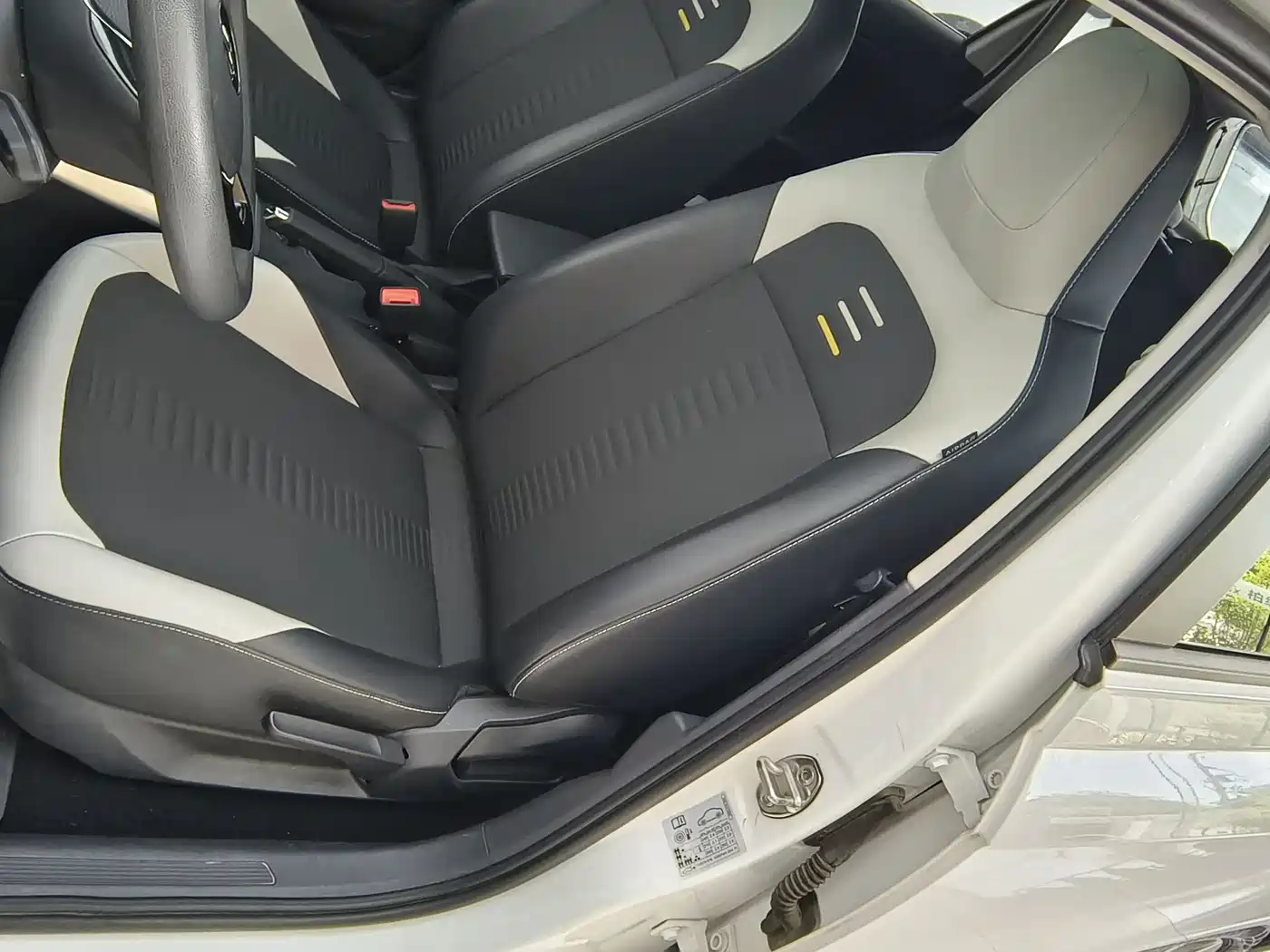 Volkswagen Polo 2019 Plus 1.5L Automatic Colorful Tech Edition фото 15