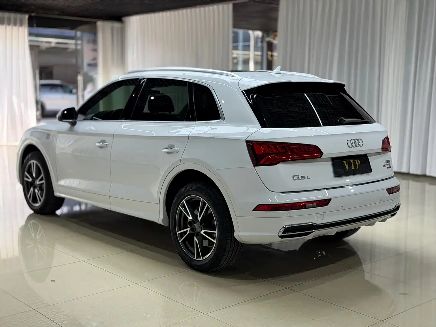 Audi Q5L 2020 Facelift 40 TFSI Honor Fashion фото 7