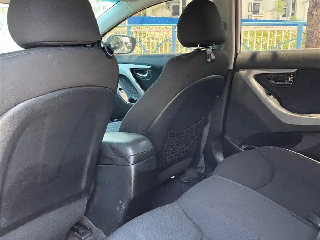 Hyundai Langdong 2013 1.6L Automatic Leading фото 8
