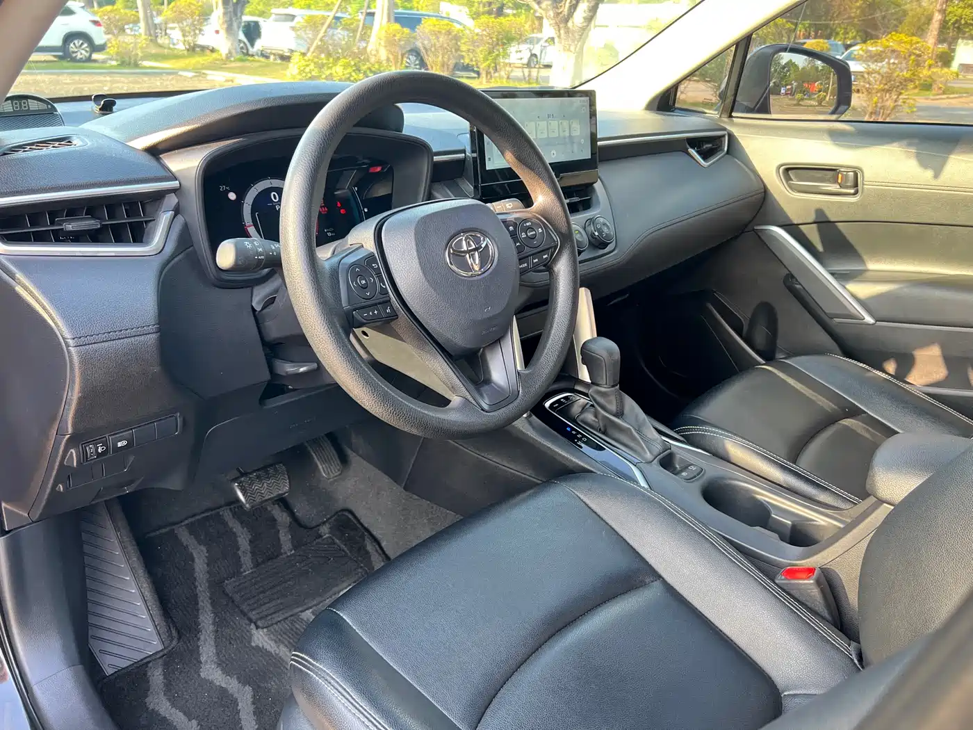 Toyota Corolla Cross 2023 2.0L Pioneer Edition фото 10