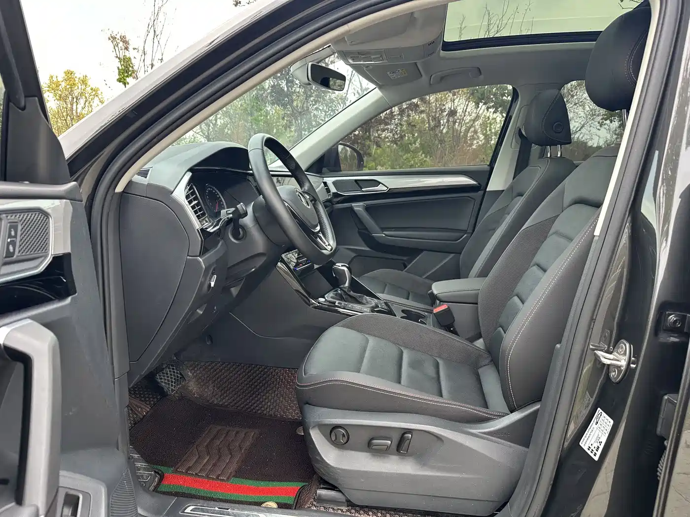 Volkswagen Tayron 2022 280TSI 2WD Luxury Smart Connect Edition фото 11