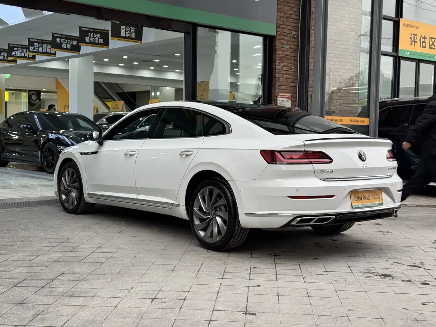 Volkswagen FAW-Volkswagen CC 2023 380TSI Eye-catching Edition фото 6