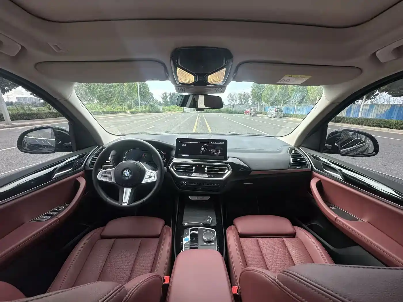 Photo 6 - BMW iX3