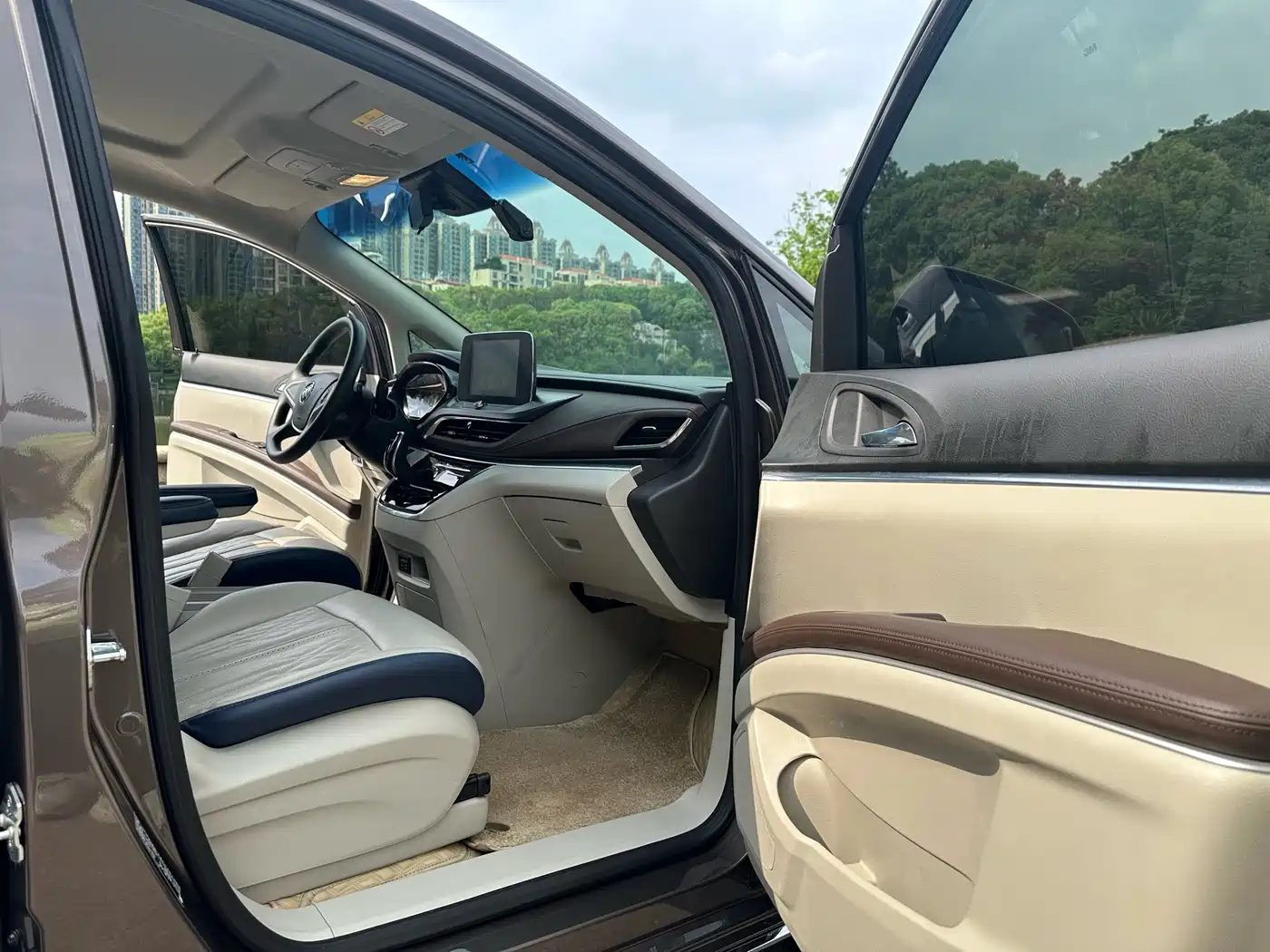 Buick GL8 2023 Land Business Class 652T Smart Luxury фото 12
