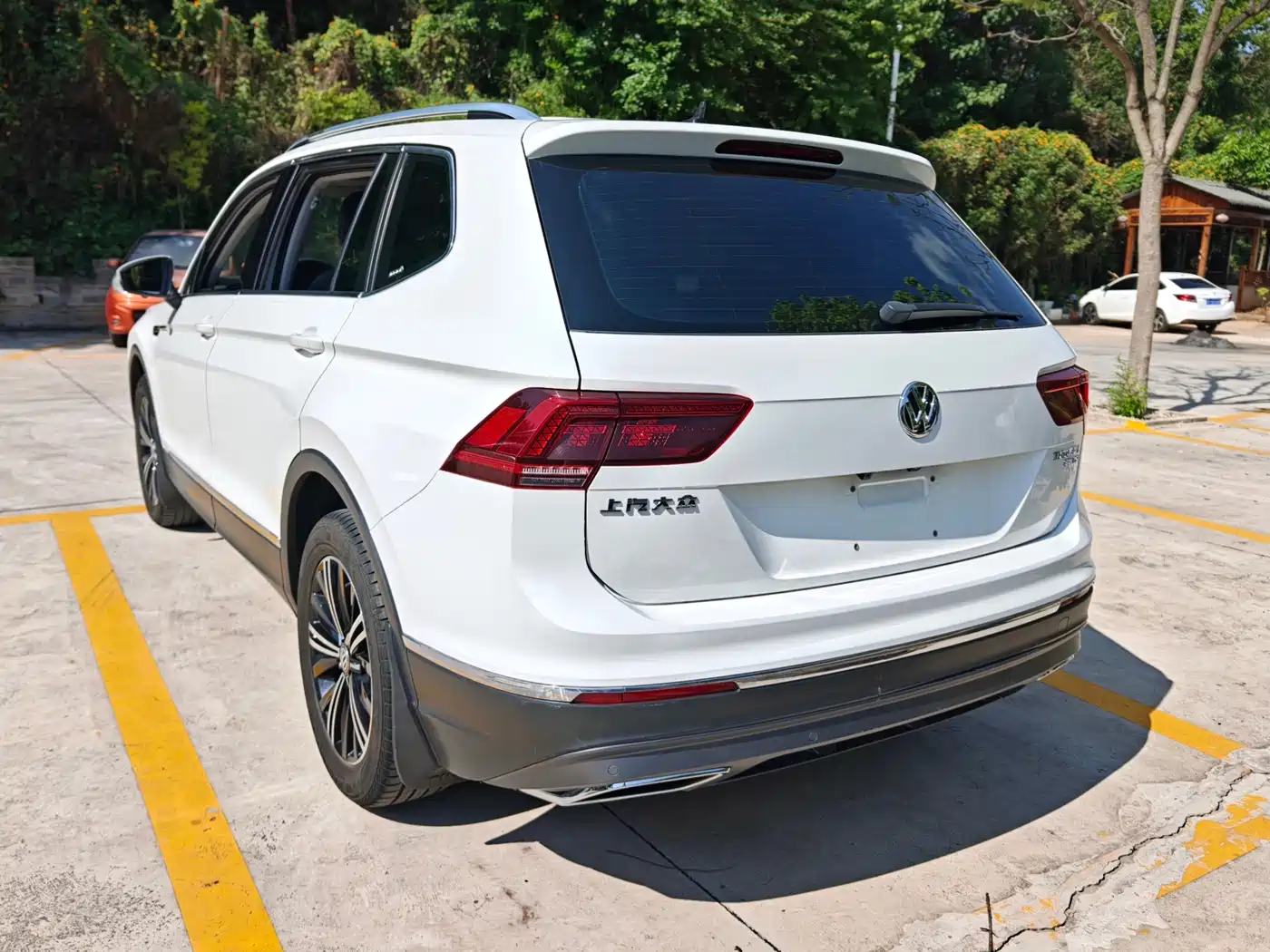 Volkswagen Tiguan L 2017 380TSI Automatic 4WD Luxury Edition фото 9