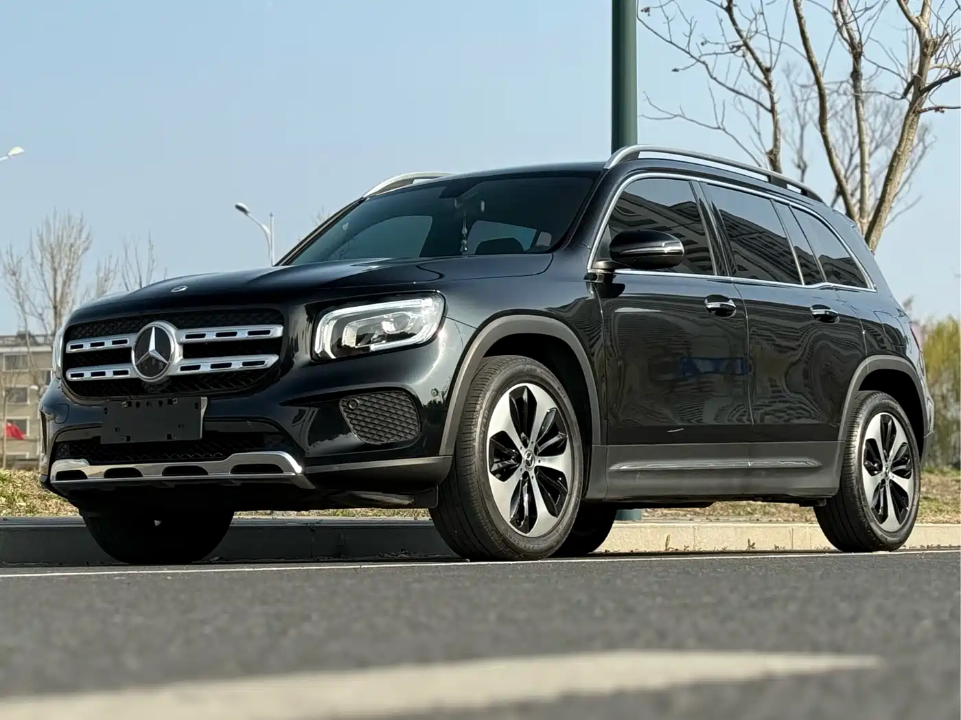 MERCEDES-BENZ GLB