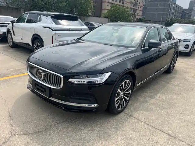 Volvo S90 2025 B5 Zhiyi Luxury Edition
