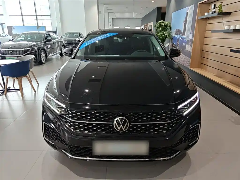 Volkswagen Passat 2025 Outstanding 380TSI Starlight Dragon Glory Edition фото 3