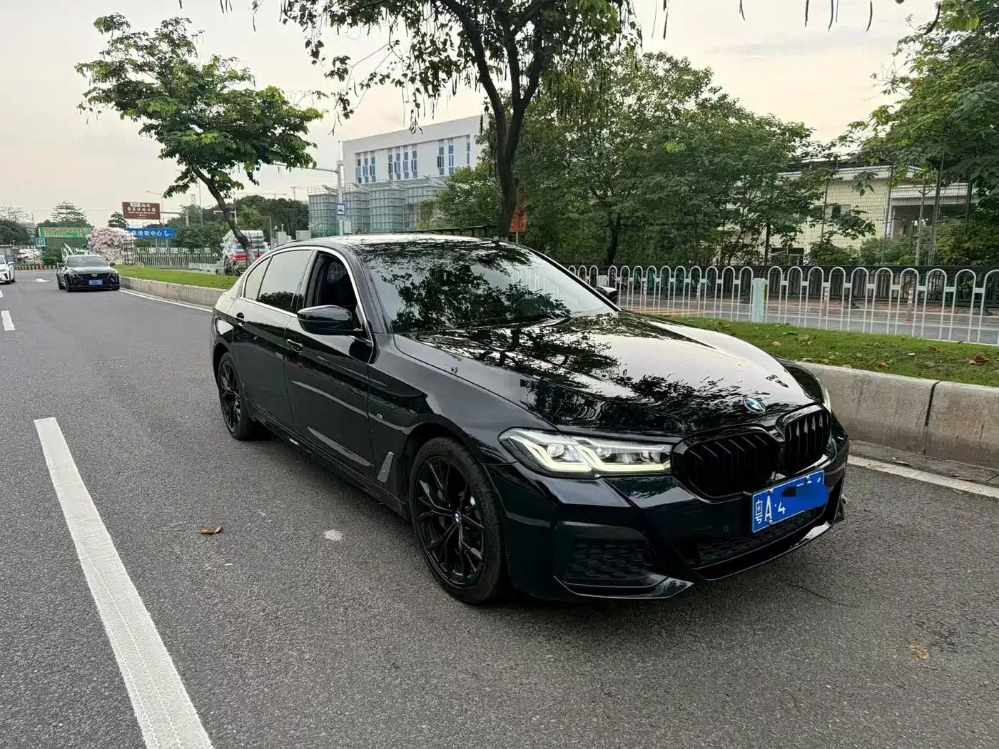 BMW 5 Series 2022 530Li Exclusive M Sport Package фото 2