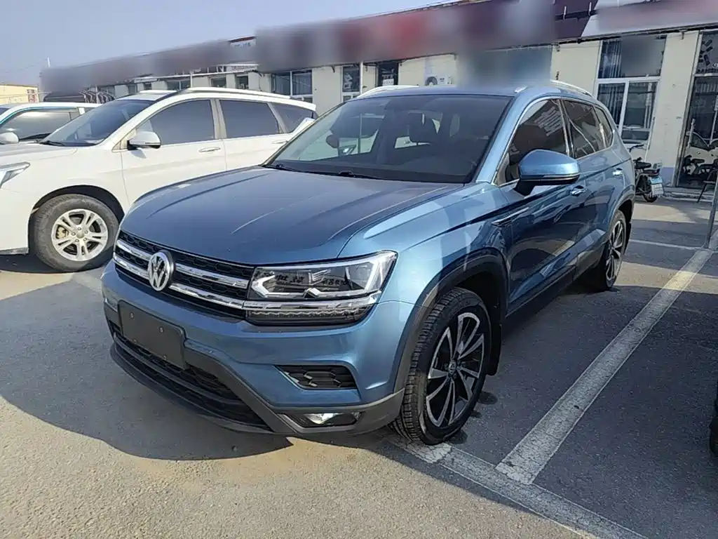 Фото 2 - Volkswagen Tharu