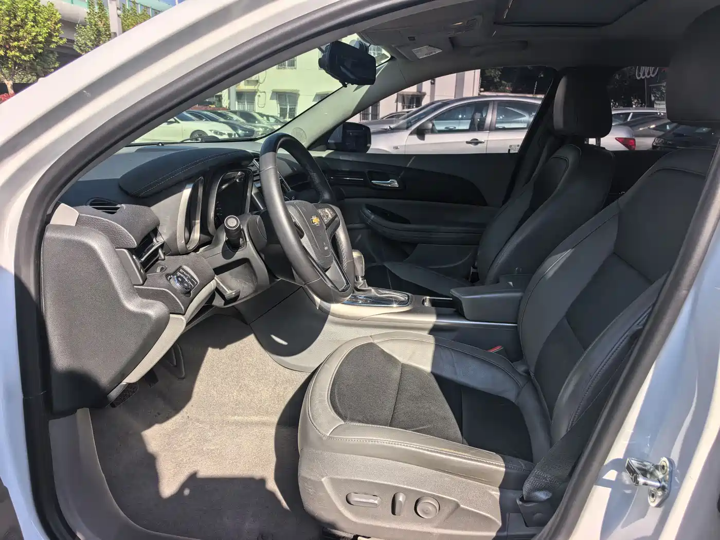Chevrolet Malibu 2013 2.0L Automatic Luxury Edition фото 10