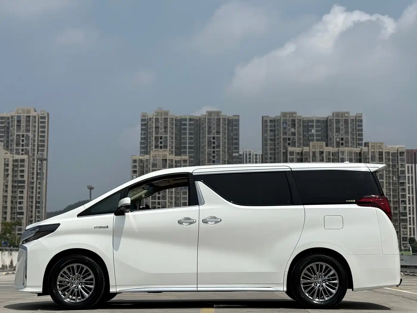 Toyota Alphard 2021 Hybrid 2.5L Ultimate фото 14