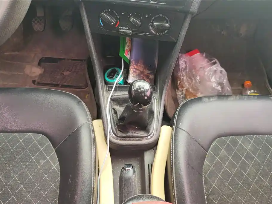 Škoda Rapid 2018 1.6L Manual Comfort Edition фото 16